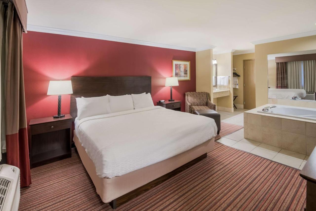 Western Sycamore Hotel 3*